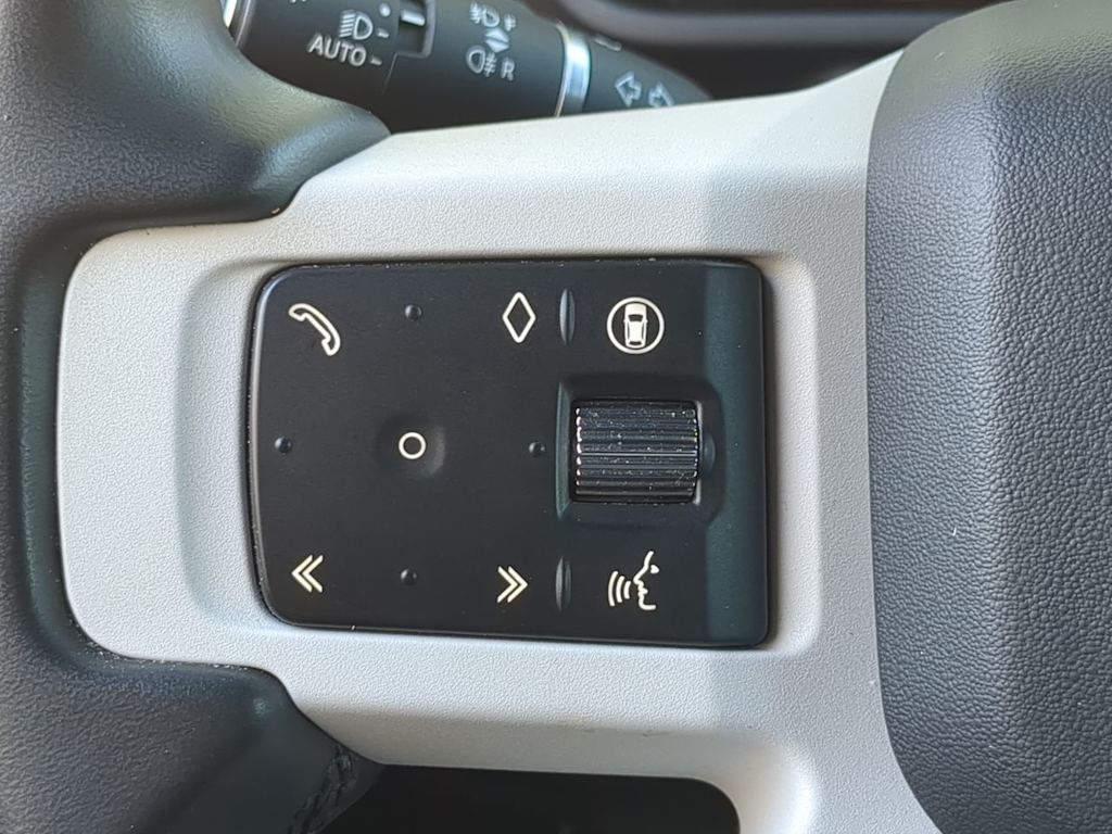 Thumbnail: 2025 Land Rover Defender - 30