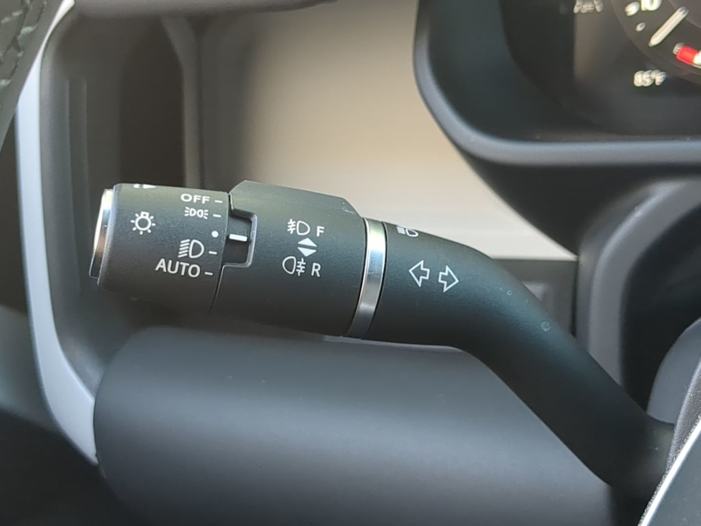 Thumbnail: 2025 Land Rover Defender - 32