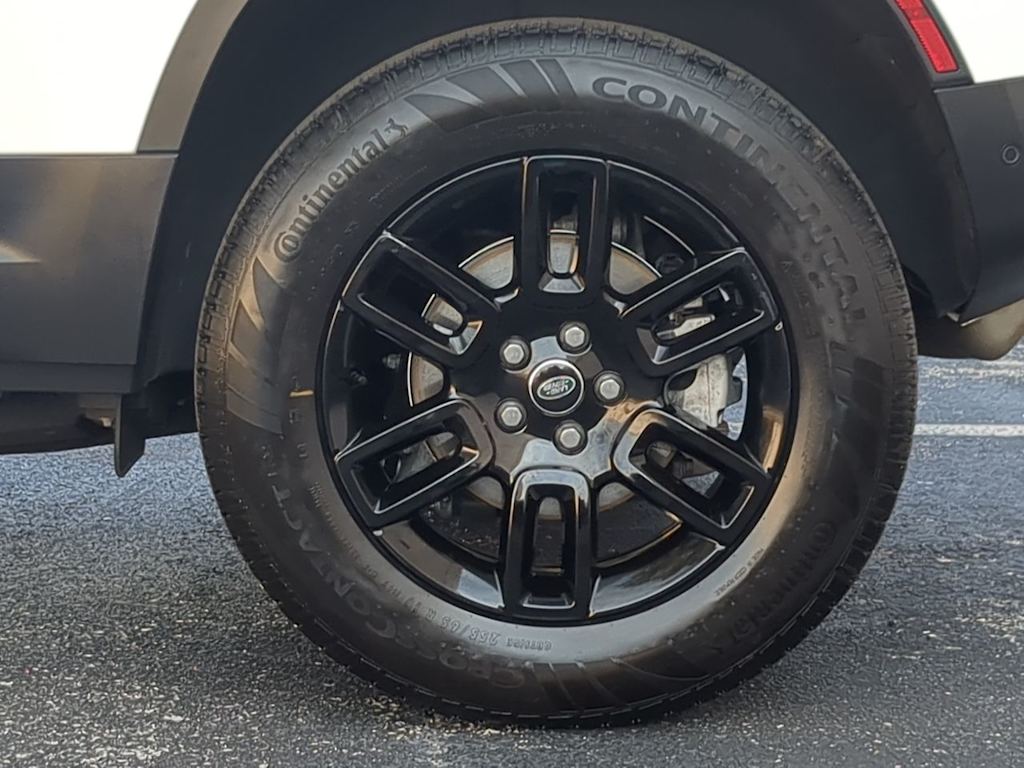 Thumbnail: 2025 Land Rover Defender - 6