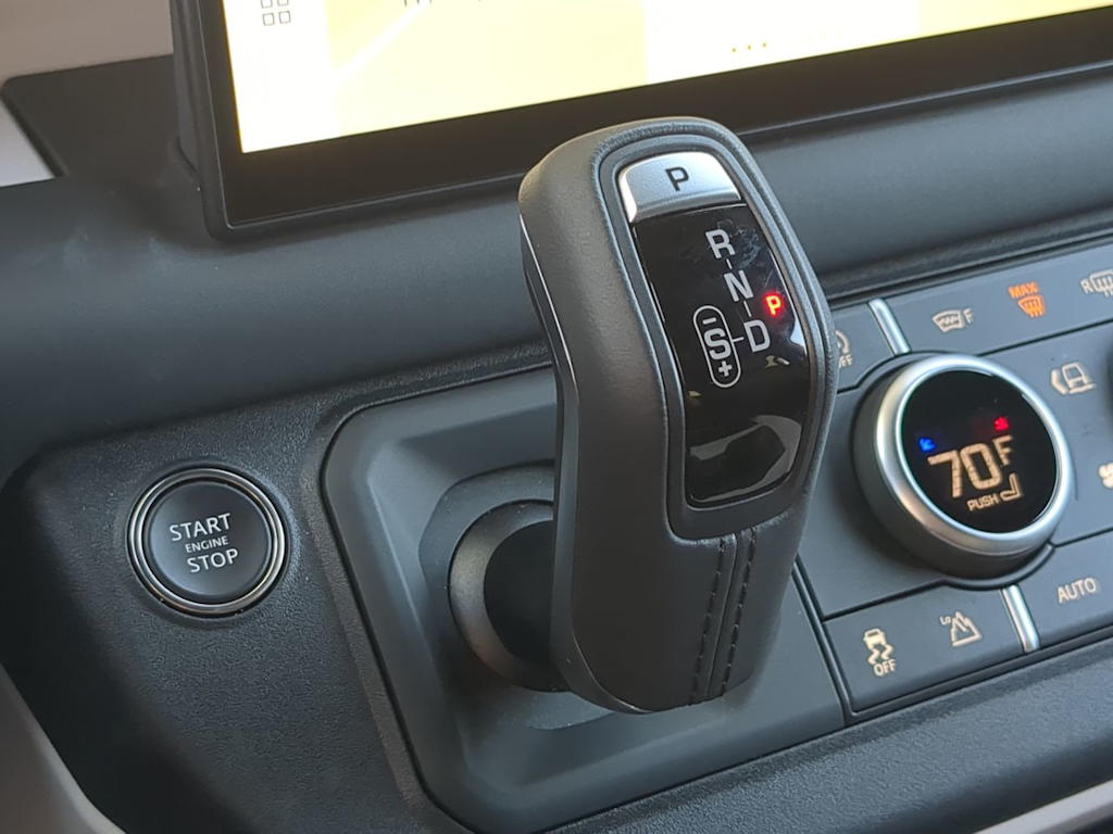 Thumbnail: 2025 Land Rover Defender - 36