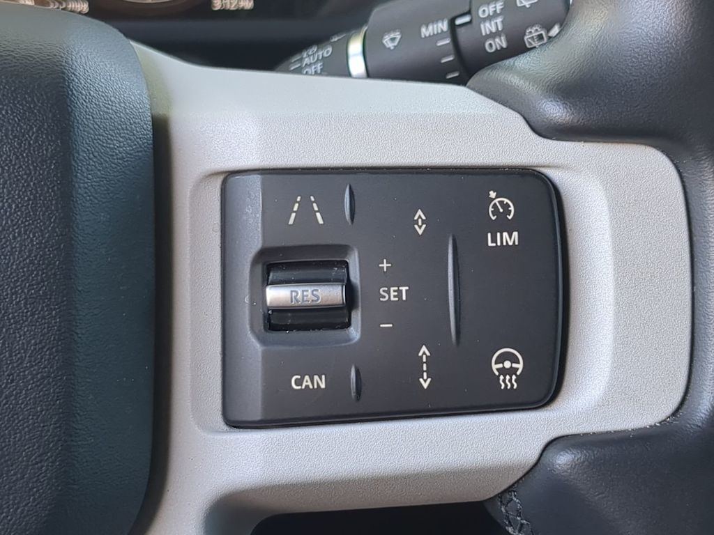 Thumbnail: 2025 Land Rover Defender - 31