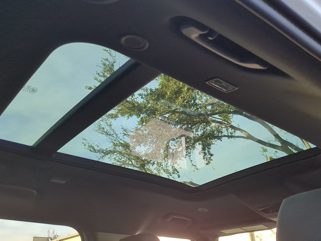 Thumbnail: 2025 Land Rover Defender - 29