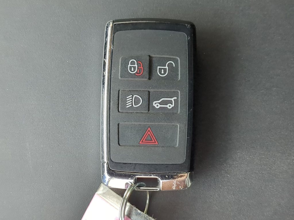 Thumbnail: 2025 Land Rover Defender - 18