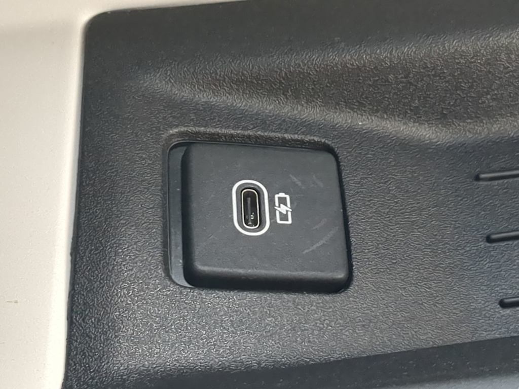 Thumbnail: 2025 Land Rover Defender - 35