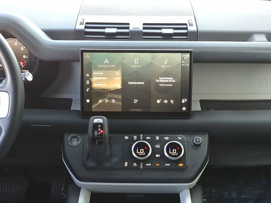 Thumbnail: 2025 Land Rover Defender - 14