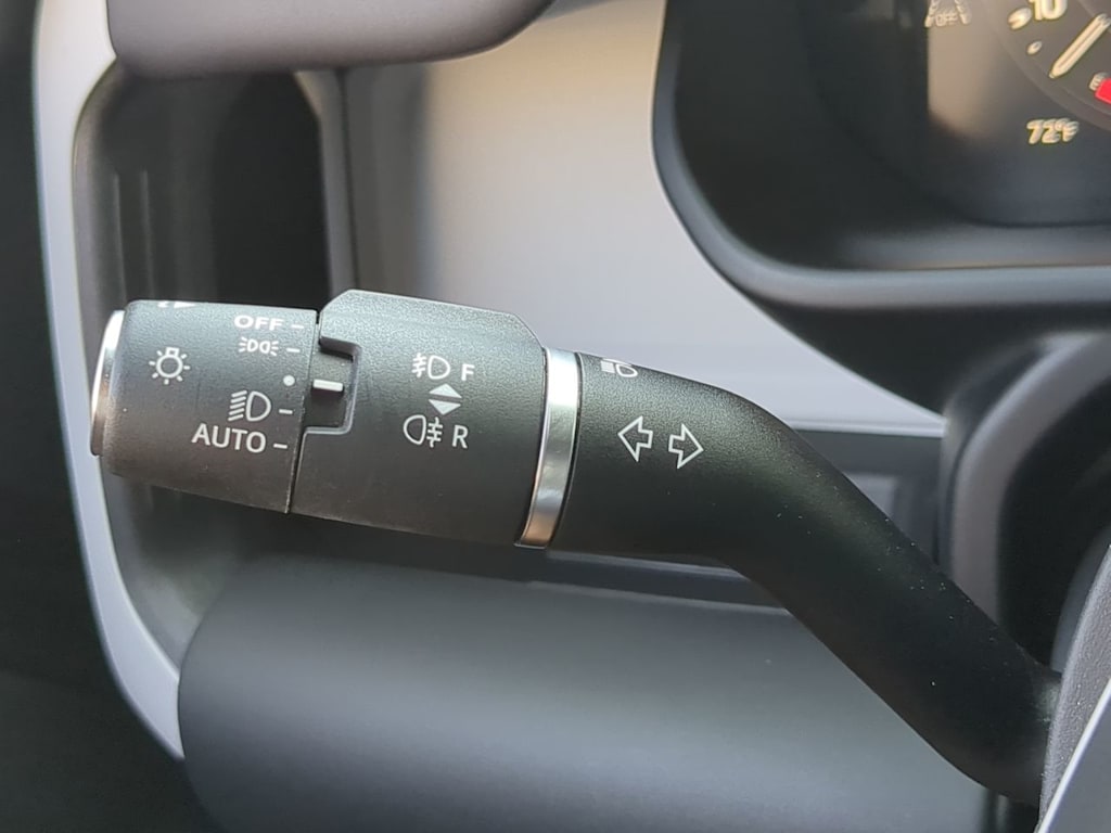 Thumbnail: 2025 Land Rover Defender - 15