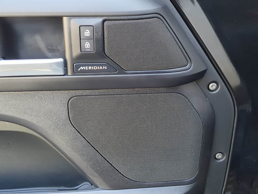 Thumbnail: 2025 Land Rover Defender - 34