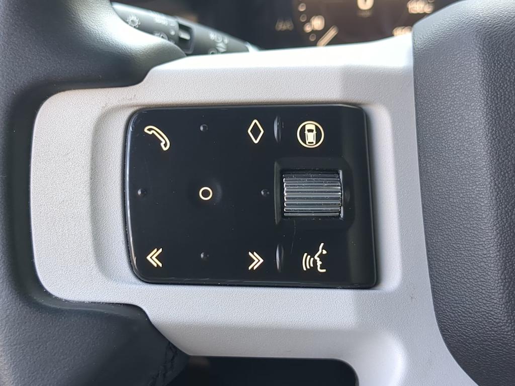 Thumbnail: 2025 Land Rover Defender - 30