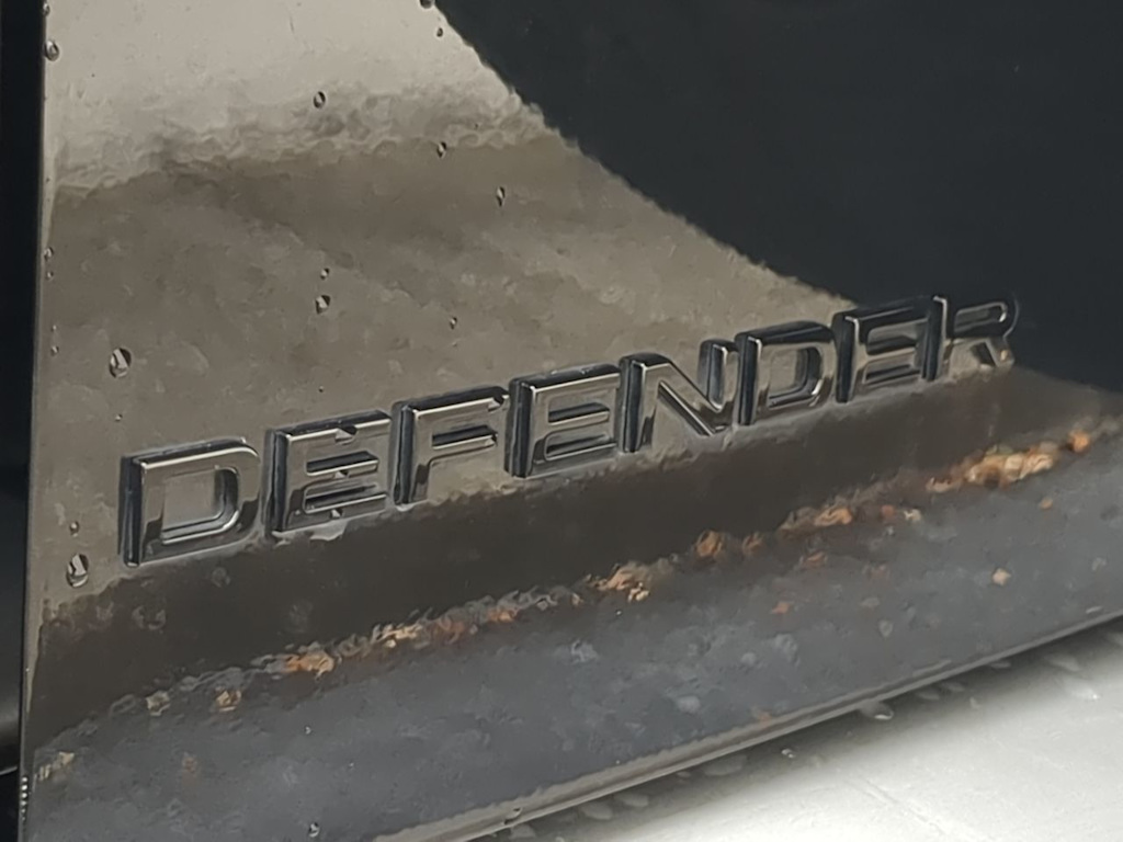 Thumbnail: 2025 Land Rover Defender - 24