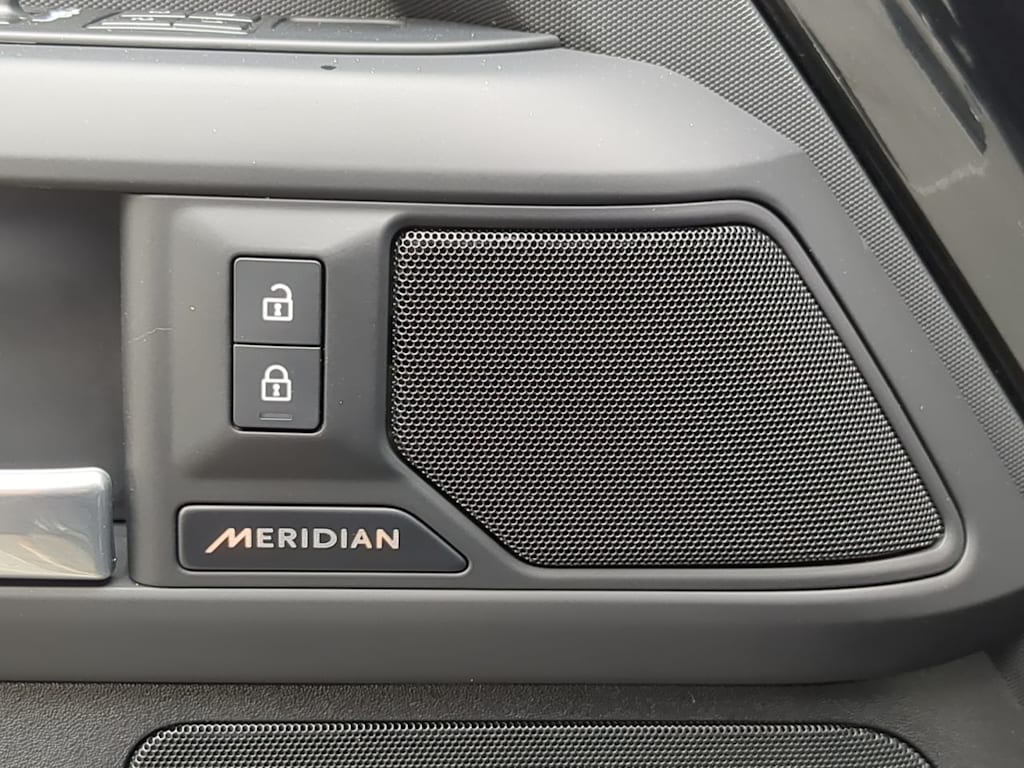 Thumbnail: 2025 Land Rover Defender - 34