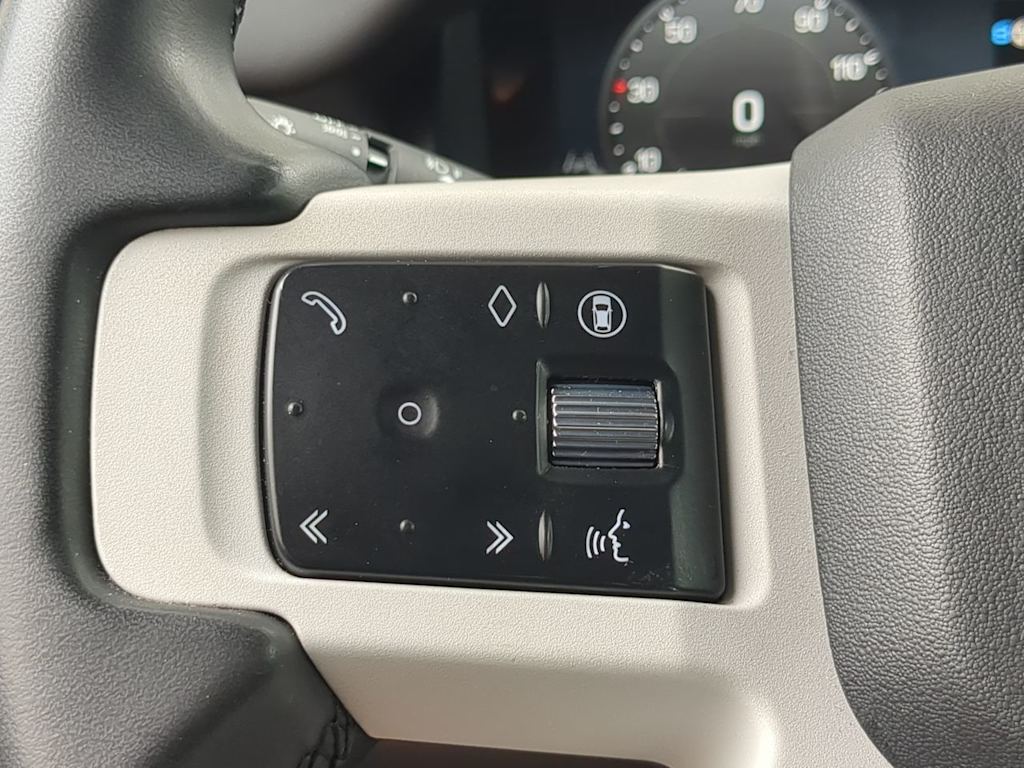 Thumbnail: 2025 Land Rover Defender - 30