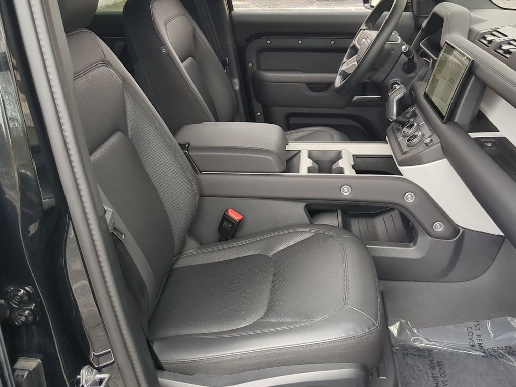 Thumbnail: 2025 Land Rover Defender - 9