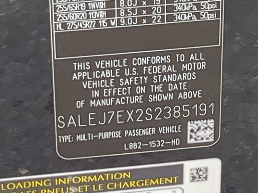 Thumbnail: 2025 Land Rover Defender - 38