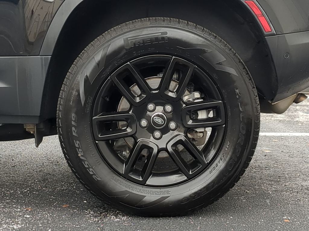 Thumbnail: 2025 Land Rover Defender - 6