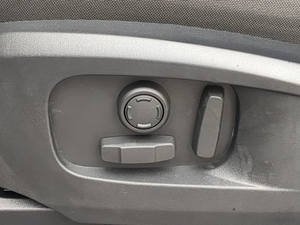 Thumbnail: 2025 Land Rover Defender - 26