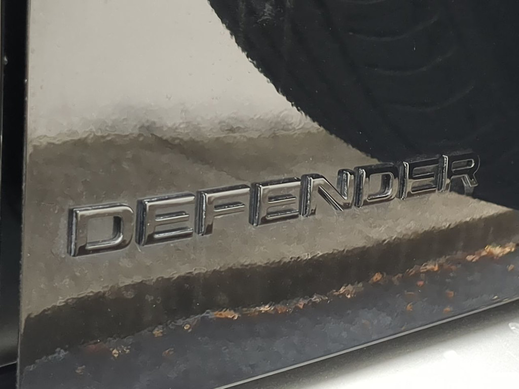 Thumbnail: 2025 Land Rover Defender - 25