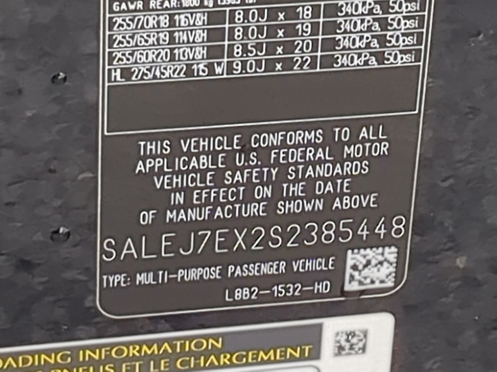 Thumbnail: 2025 Land Rover Defender - 17