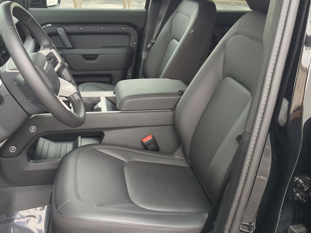 Thumbnail: 2025 Land Rover Defender - 8