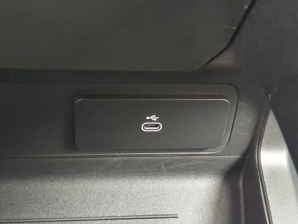 Thumbnail: 2025 Land Rover Defender - 37