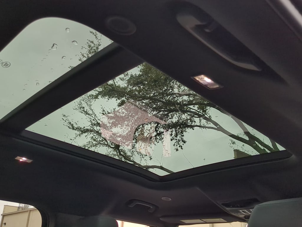 Thumbnail: 2025 Land Rover Defender - 30