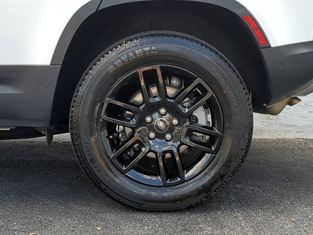 Thumbnail: 2025 Land Rover Defender - 6