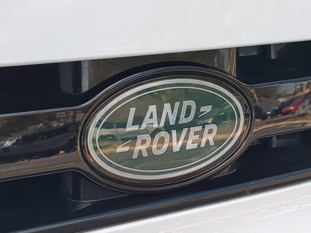 Thumbnail: 2025 Land Rover Defender - 5