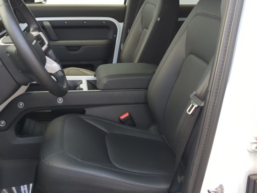 Thumbnail: 2025 Land Rover Defender - 8