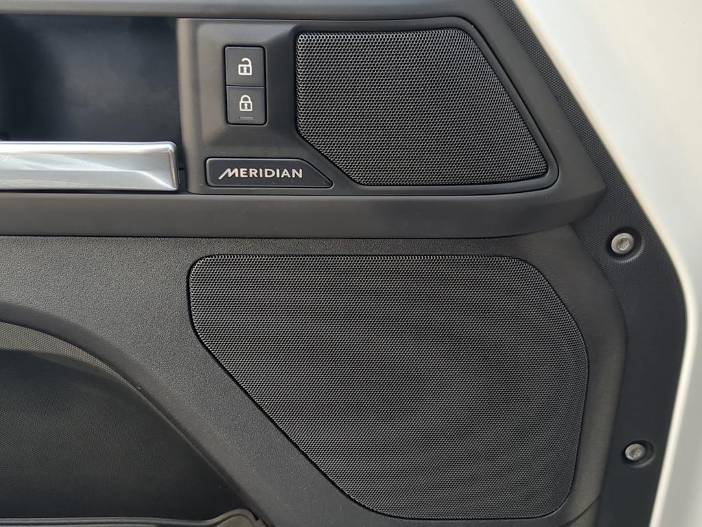 Thumbnail: 2025 Land Rover Defender - 34