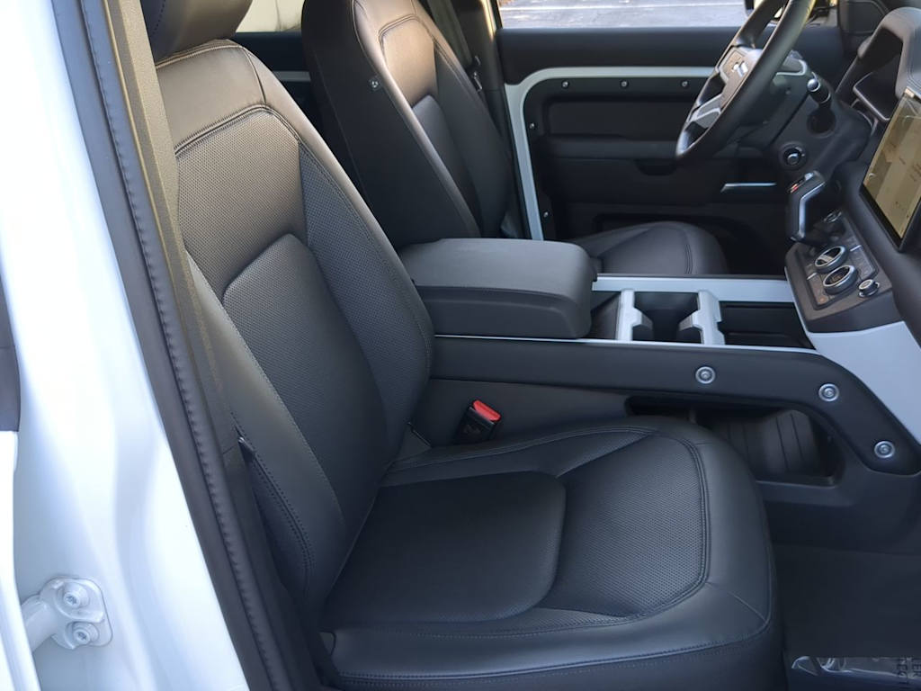 Thumbnail: 2025 Land Rover Defender - 9