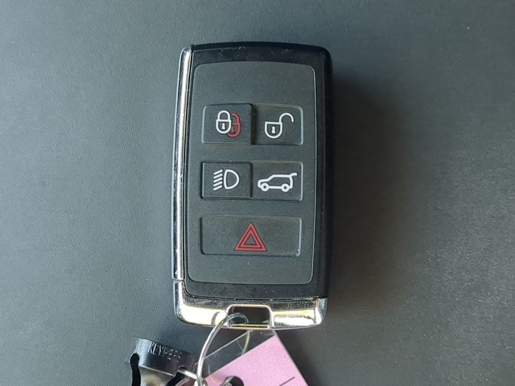 Thumbnail: 2025 Land Rover Defender - 15