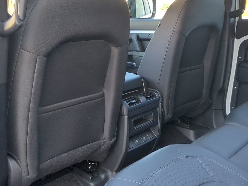 Thumbnail: 2025 Land Rover Defender - 10