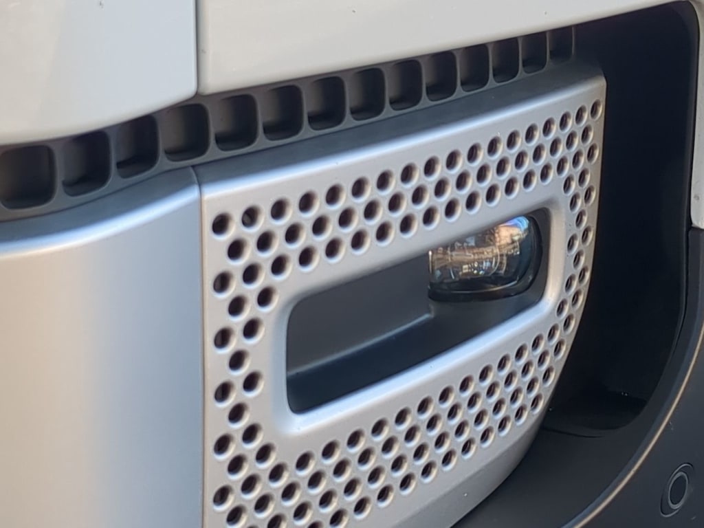 Thumbnail: 2025 Land Rover Defender - 16