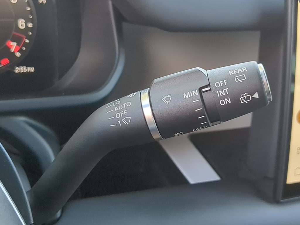 Thumbnail: 2025 Land Rover Defender - 31