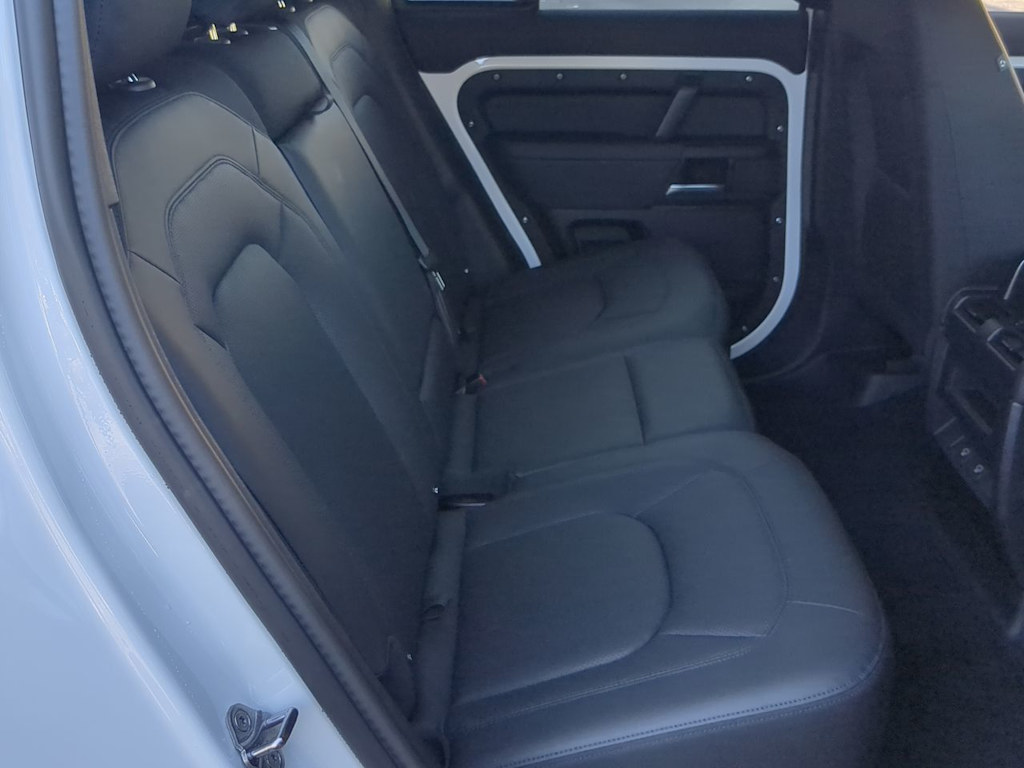 Thumbnail: 2025 Land Rover Defender - 27