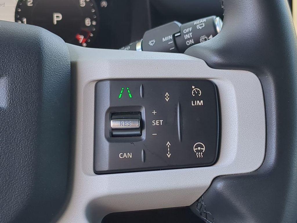 Thumbnail: 2025 Land Rover Defender - 30