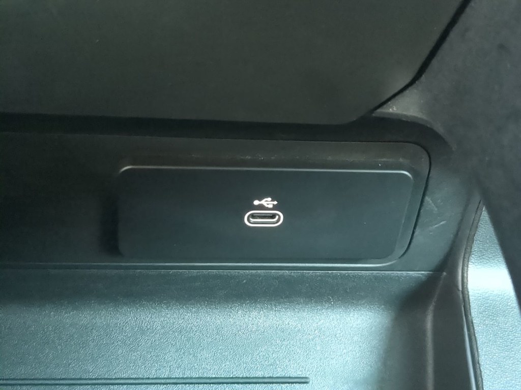 Thumbnail: 2025 Land Rover Defender - 35