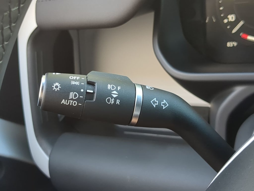 Thumbnail: 2025 Land Rover Defender - 32