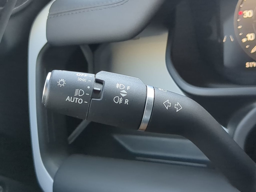 Thumbnail: 2025 Land Rover Defender - 15