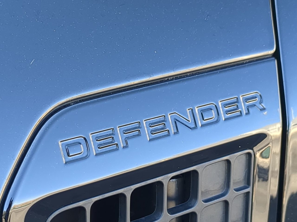 Thumbnail: 2025 Land Rover Defender - 25