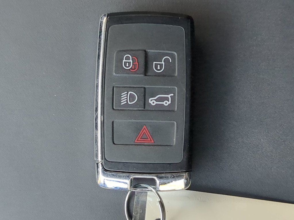 Thumbnail: 2025 Land Rover Defender - 18