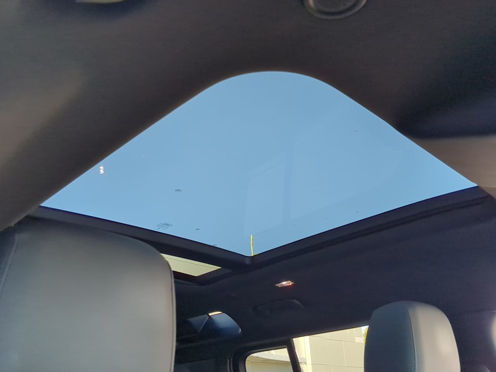 Thumbnail: 2025 Land Rover Defender - 28