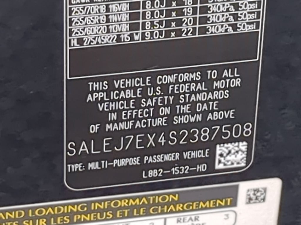 Thumbnail: 2025 Land Rover Defender - 19