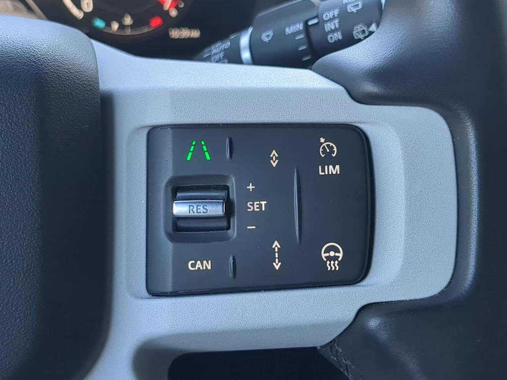 Thumbnail: 2025 Land Rover Defender - 32