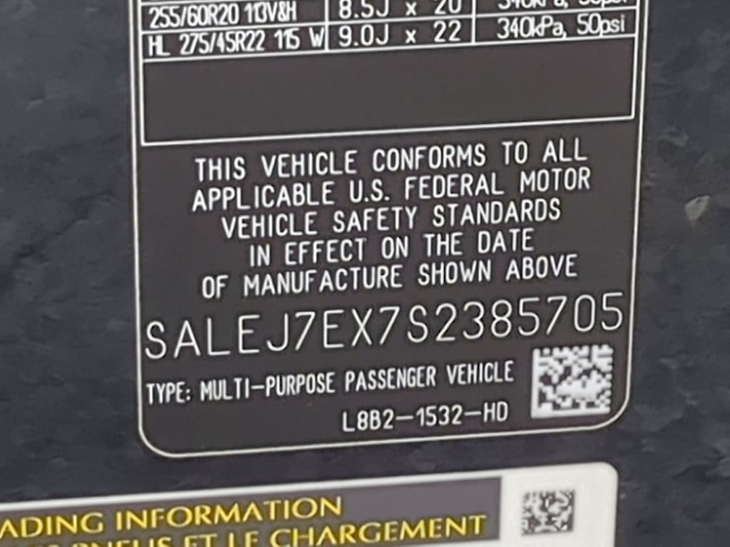 Thumbnail: 2025 Land Rover Defender - 38