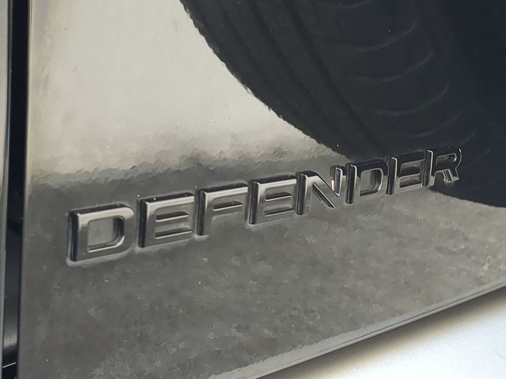 Thumbnail: 2025 Land Rover Defender - 25