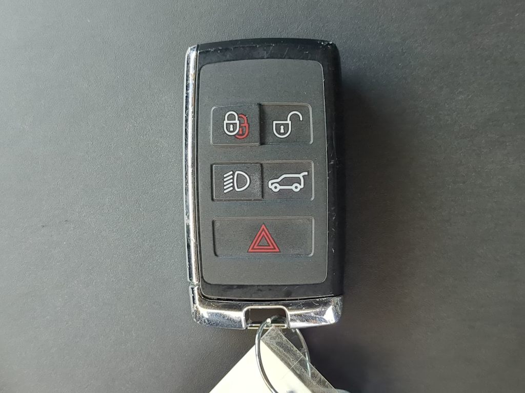 Thumbnail: 2025 Land Rover Defender - 19