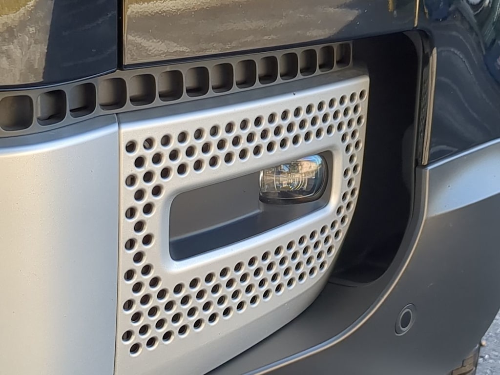 Thumbnail: 2025 Land Rover Defender - 20