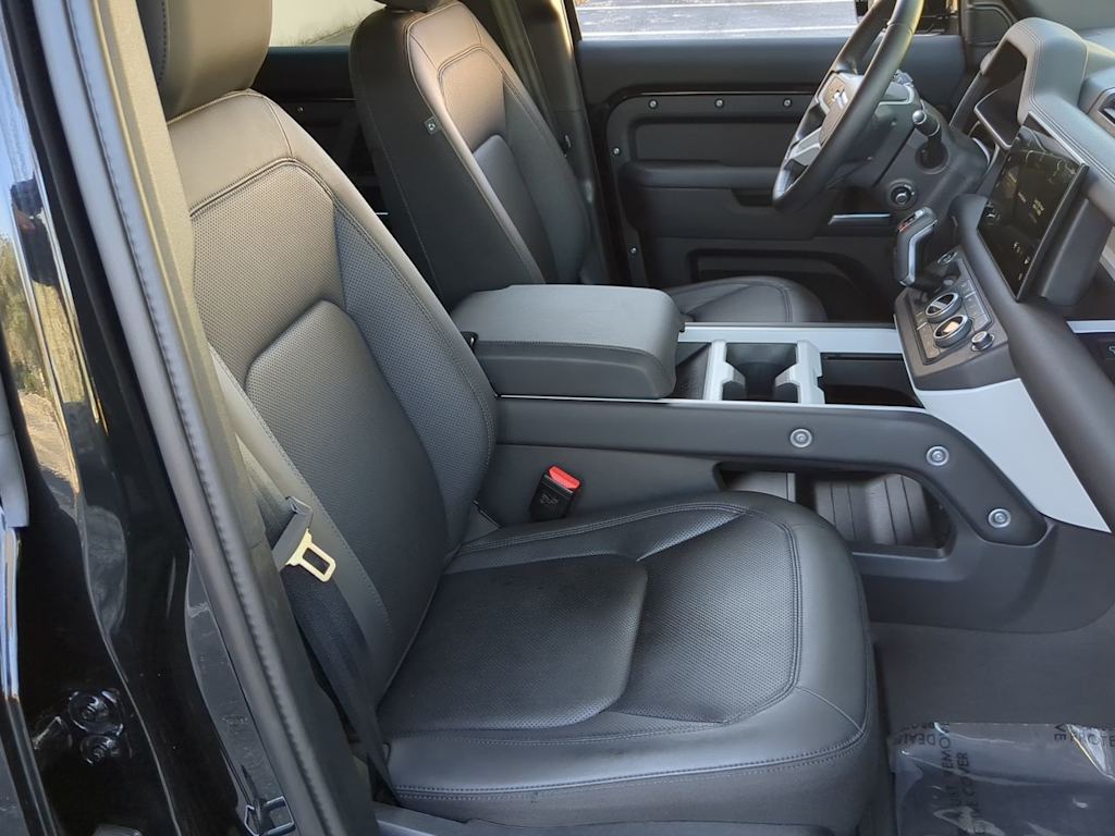 Thumbnail: 2025 Land Rover Defender - 11