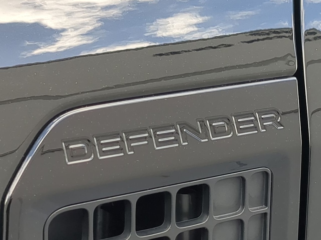 Thumbnail: 2025 Land Rover Defender - 24