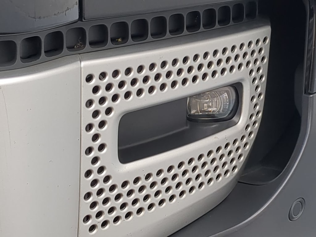 Thumbnail: 2025 Land Rover Defender - 17